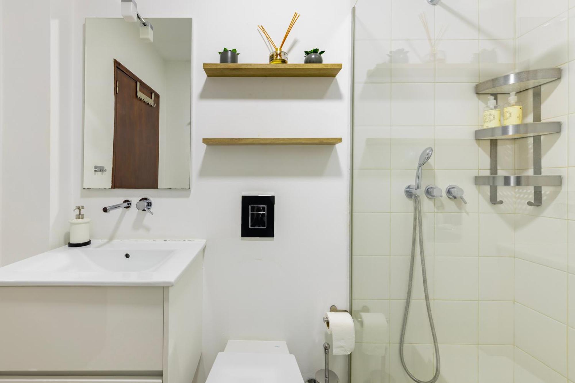 Remodeled Historical Apartment In The City Center Fundão Exterior foto