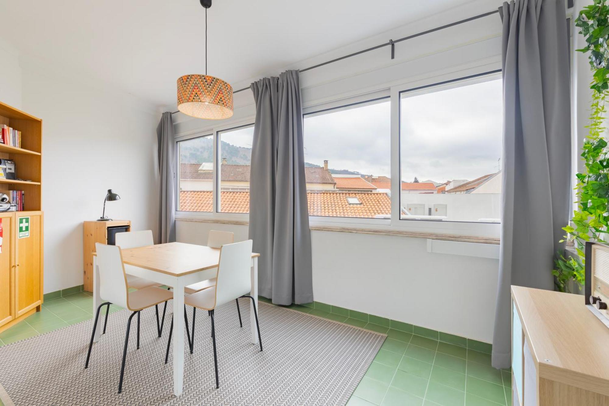 Remodeled Historical Apartment In The City Center Fundão Exterior foto