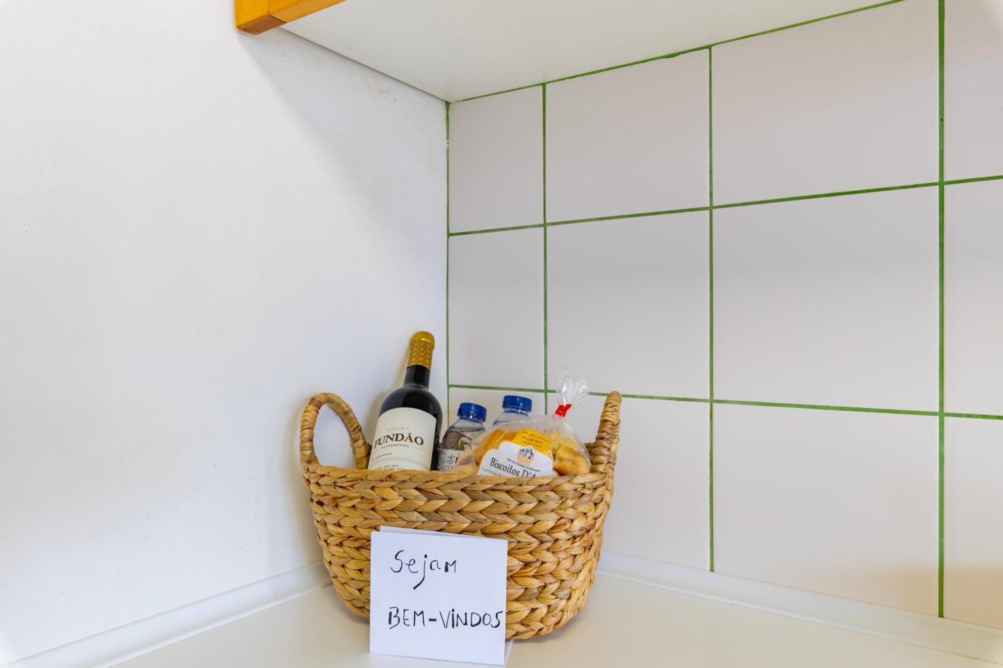 Remodeled Historical Apartment In The City Center Fundão Exterior foto