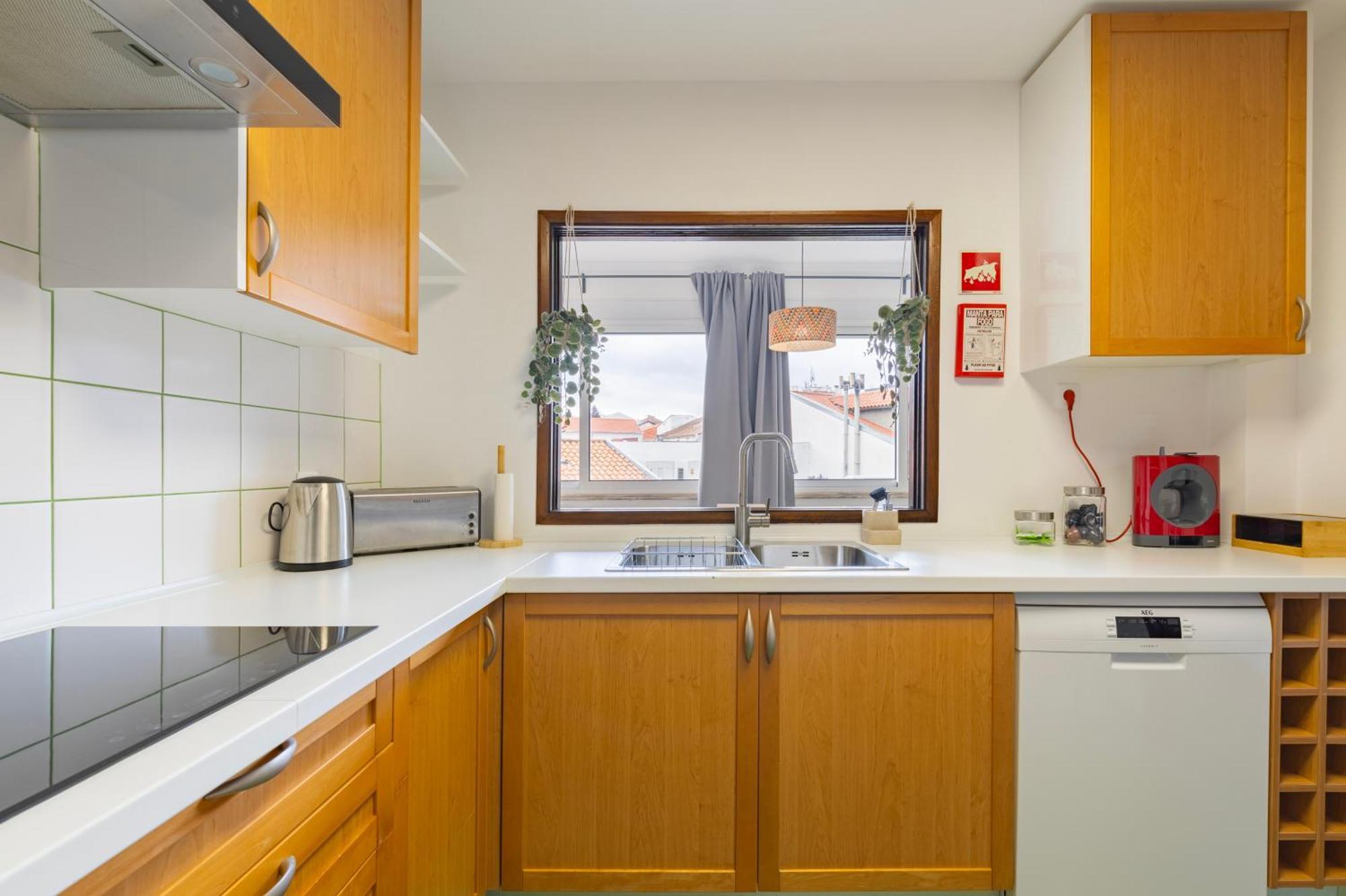 Remodeled Historical Apartment In The City Center Fundão Exterior foto