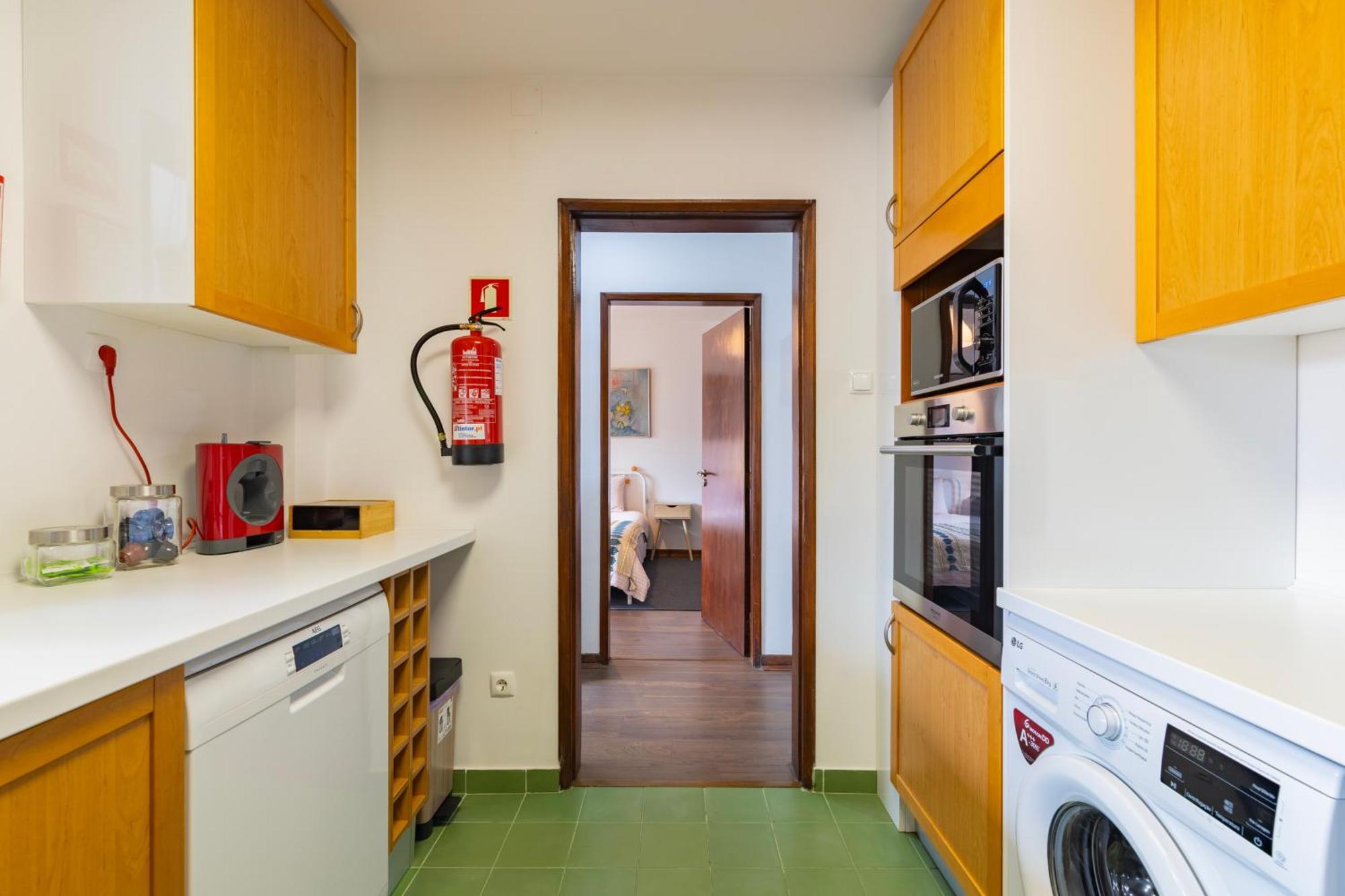 Remodeled Historical Apartment In The City Center Fundão Exterior foto