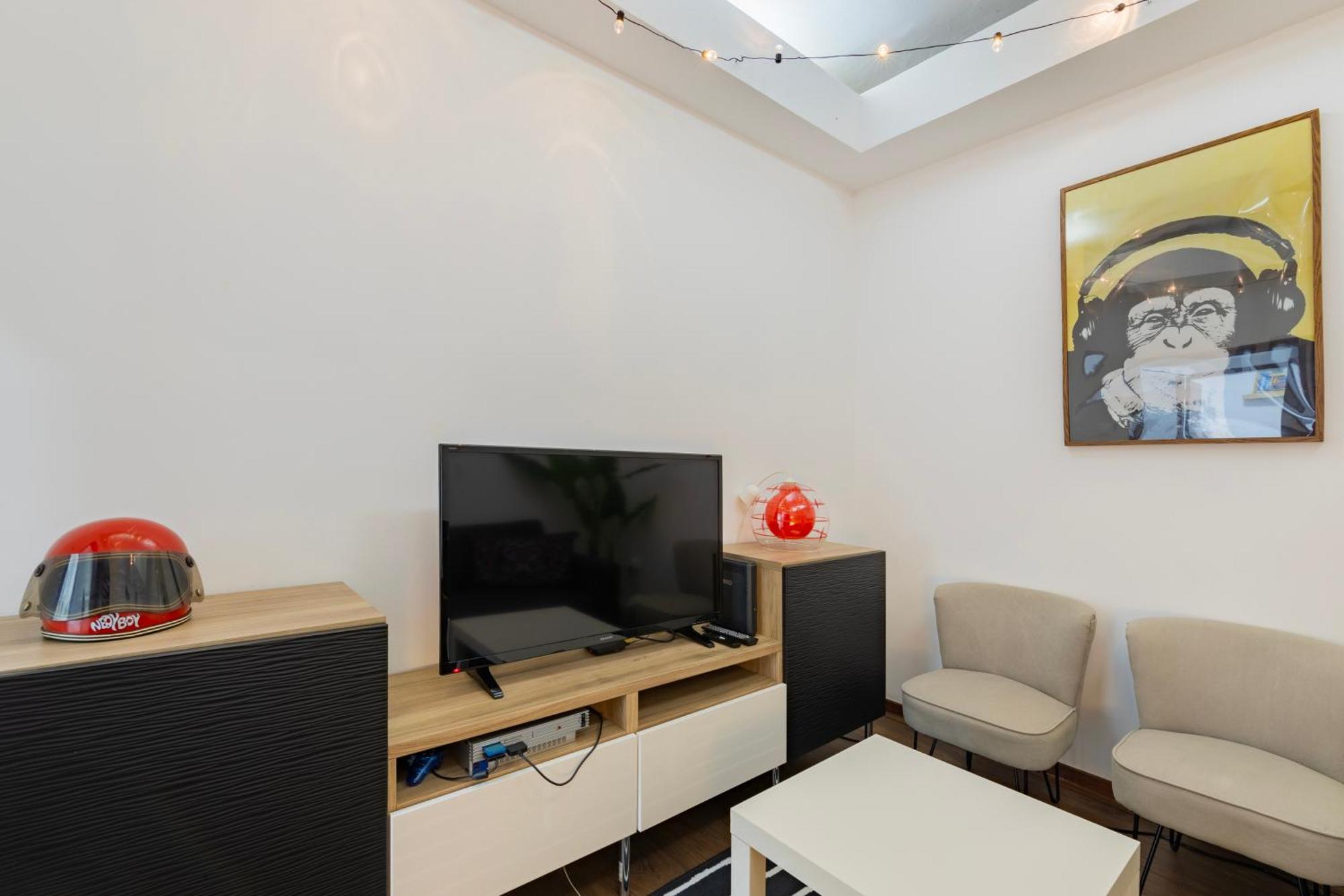 Remodeled Historical Apartment In The City Center Fundão Exterior foto